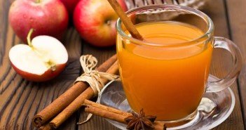 Apple Cider Vinegar Skincare Tips: Common Misconceptions About ACV, Oily Skin & Acne