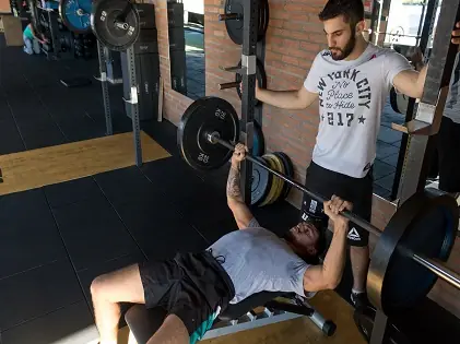 gym buddy spotter