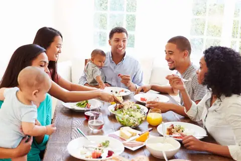 Why Having Your Dinner Early Is A Smart Move