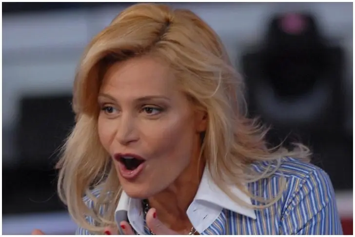 SIMONA VENTURA – 500.000€