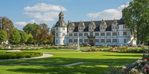 The 17 Most Expensive Huge Mansions Worldwide