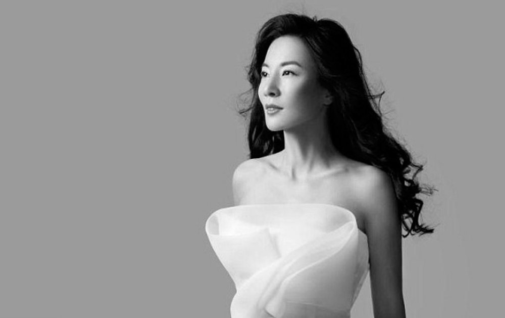 Find Out The Secrets Of This 49 Year Old Mother Who Looks Like She s 20