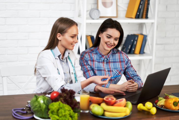 Therapist guiding healthy eating recovery
